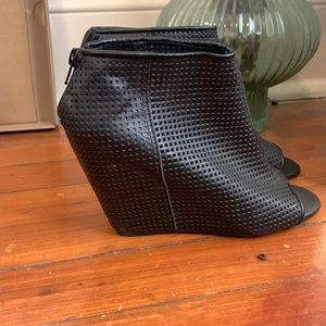 Jeffrey Campbell Jovita Wedge